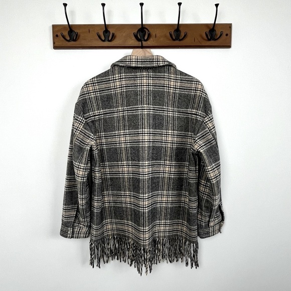Only Checked Shacket with Pearl Snaps and Fringe. Heavyweight. Grey. Medium - Picture 7 of 9